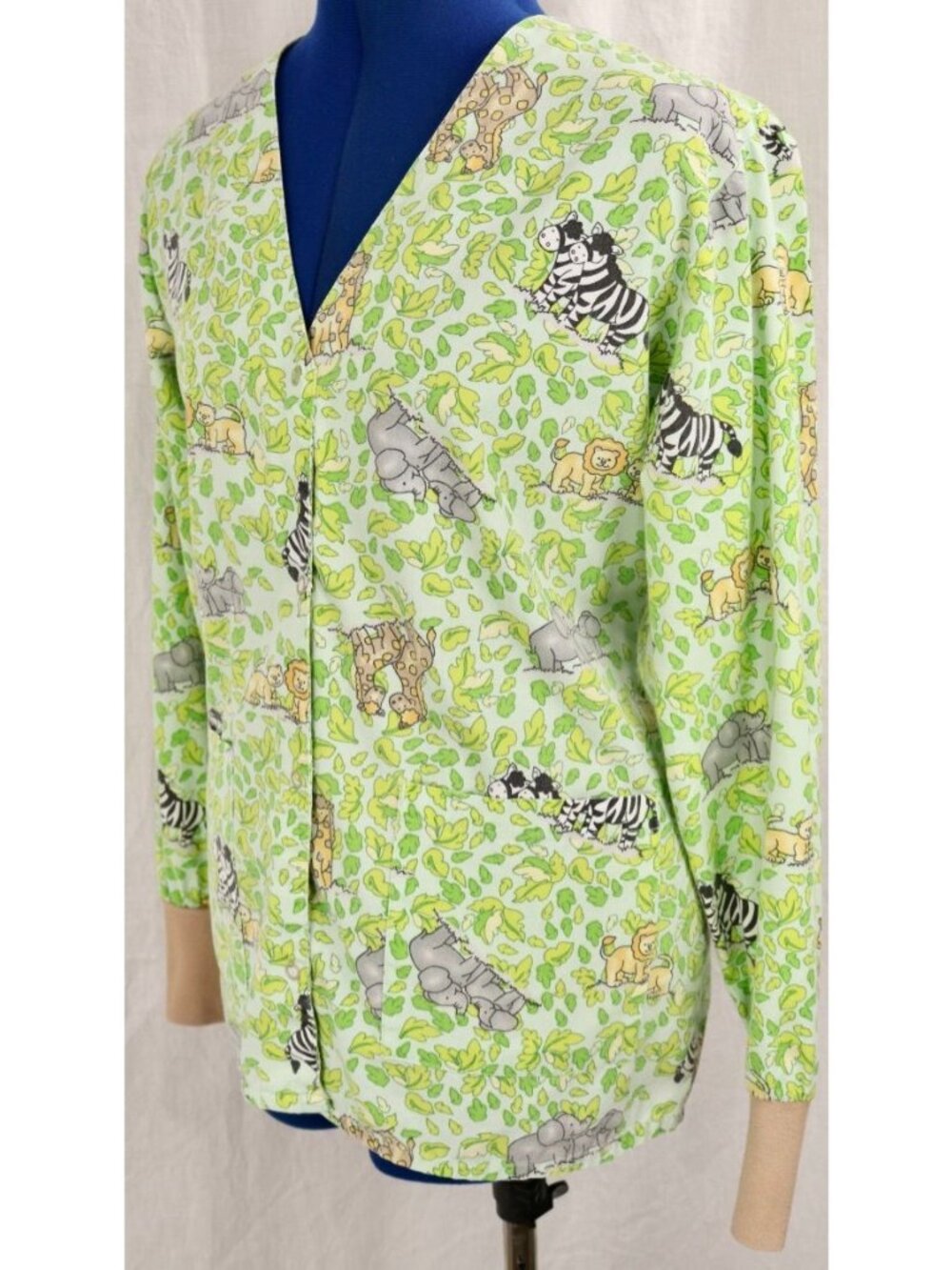 Cottagecore Scrub Top Women XS Green Safari Animal Whimsical Medical Lab VTG Y2K - Picture 2 of 10